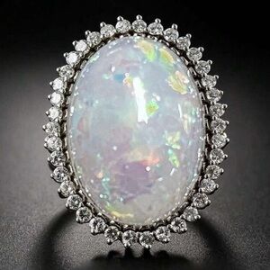 NWOT - Elegant Faux Opal & Cubic Zirconia Halo Ring – Silver, Size 8 💍